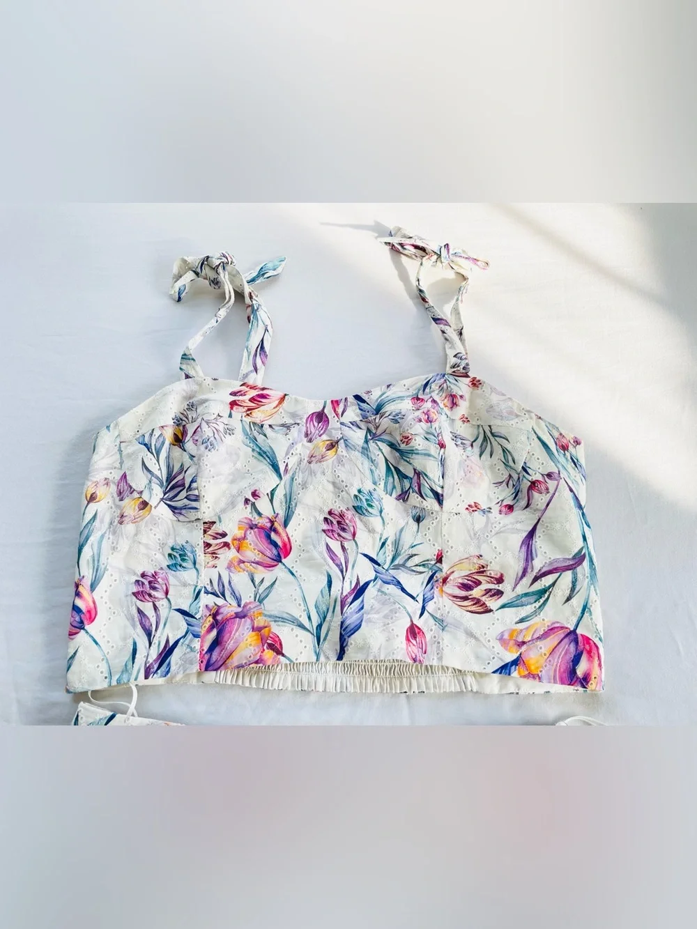 Like new Steve Madden 2 piece matching floral skirt + crop top set. Sz M/L.